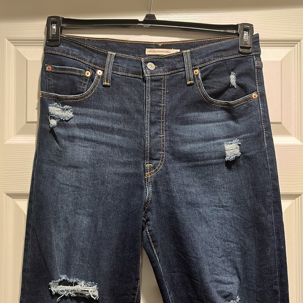 Levi’s Distressed Ribcage Straight Ankle Jeans Size 31. - Picture 3 of 9